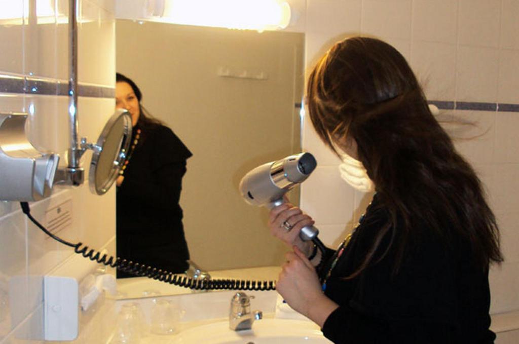 Hotel Les Colonnes Strasbourg Zenith Eckbolsheim Zimmer foto
